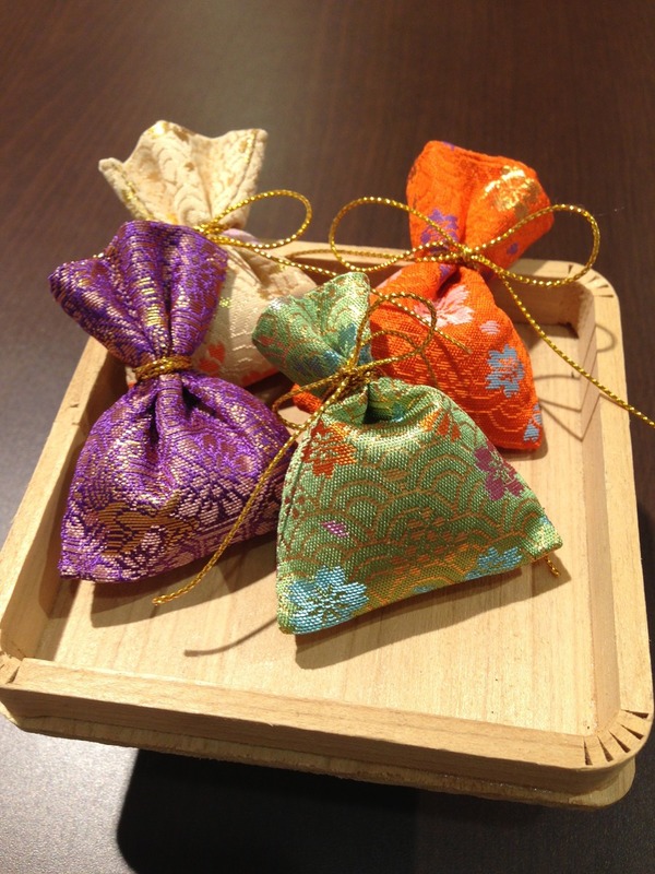 八女ぼんぼり祭り協賛催事⓵上質な天然香料で作る「匂い袋つくり」
